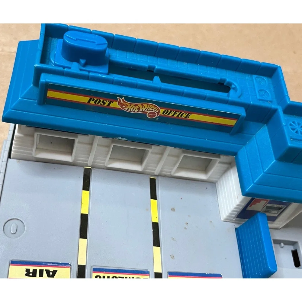 Vintage 1998 Hot Wheels Post Office Playset Mattel City Building Loading Area